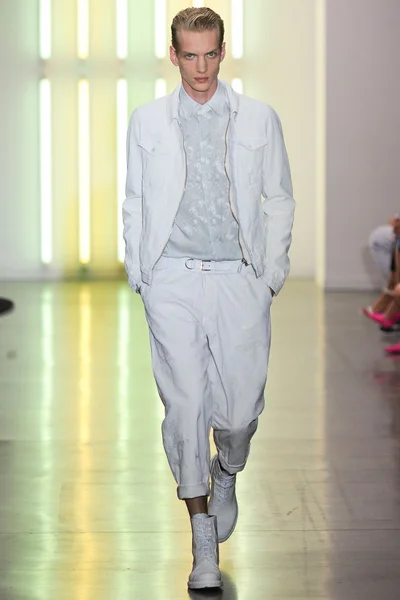 Look 4